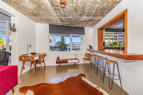 The Pink Hotel Coolangatta - E Caravan Parks 5