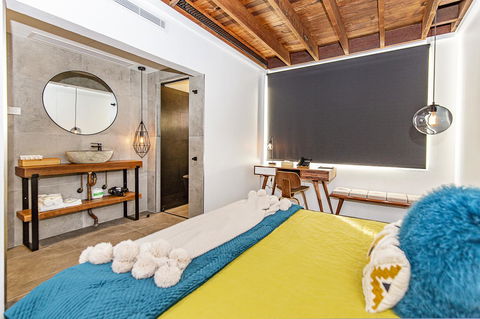 The Pink Hotel Coolangatta - E Caravan Parks 19