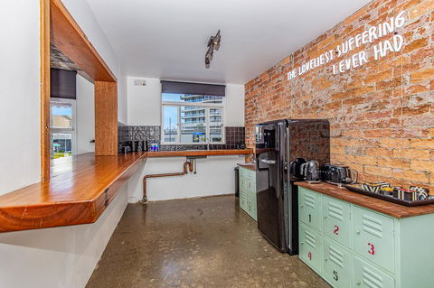 The Pink Hotel Coolangatta - E Caravan Parks 4