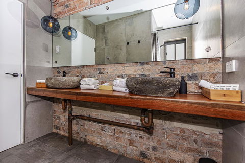 The Pink Hotel Coolangatta - E Caravan Parks 9