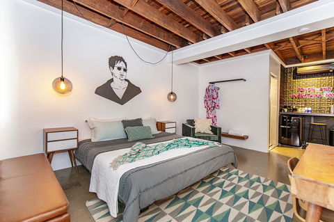 The Pink Hotel Coolangatta - E Caravan Parks 24