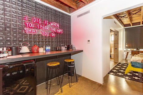 The Pink Hotel Coolangatta - E Caravan Parks 20