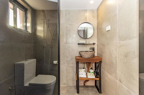 The Pink Hotel Coolangatta - E Caravan Parks 31