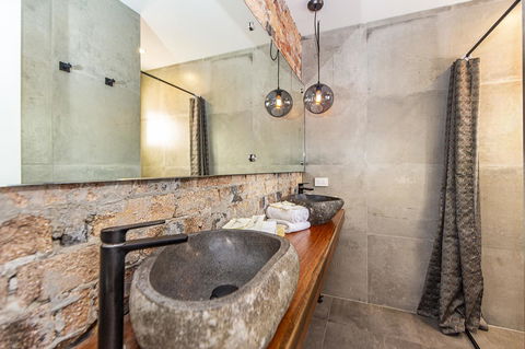 The Pink Hotel Coolangatta - E Caravan Parks 8