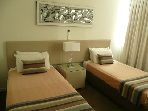 Grosvenor Beachfront Apartments Surfers Paradise - E Caravan Parks 20