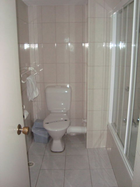 Grosvenor Beachfront Apartments Surfers Paradise - E Caravan Parks 17