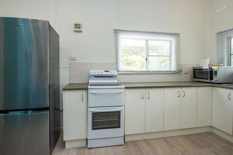 Kooyong Apartment 8 - E Caravan Parks 7