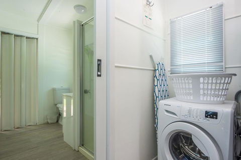 Kooyong Apartment 8 - E Caravan Parks 10