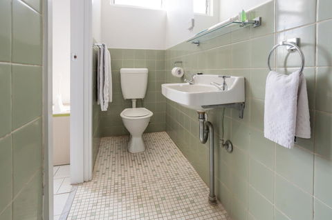 Nightcap At Emerald Star Hotel - E Caravan Parks 15