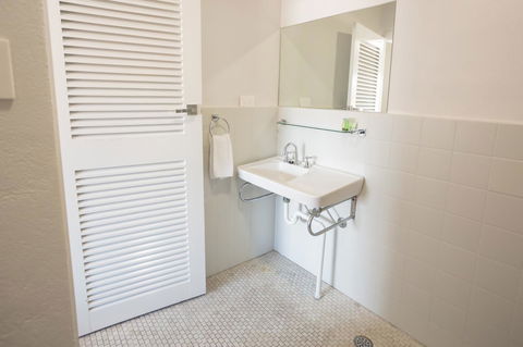 Nightcap At Emerald Star Hotel - E Caravan Parks 7