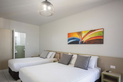 Nightcap At Emerald Star Hotel - E Caravan Parks 43