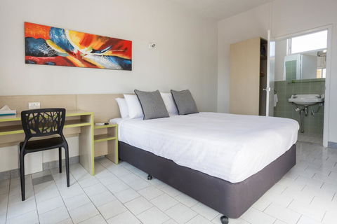 Nightcap At Emerald Star Hotel - E Caravan Parks 31