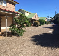 Country Gardens Motor Inn - E Caravan Parks