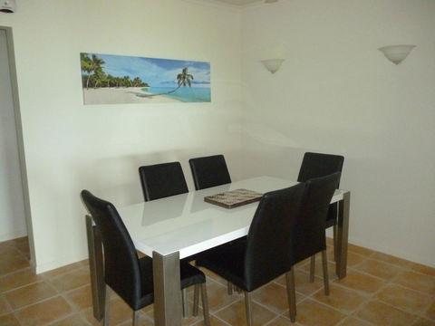 Sea Star Apartments - E Caravan Parks 7