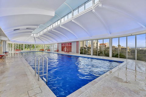 Towers Of Chevron - Private Apartment - E Caravan Parks 14