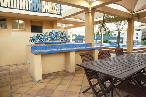 The Robert Towns - E Caravan Parks 7