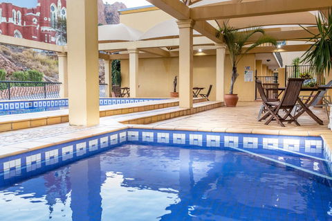 The Robert Towns - E Caravan Parks 10