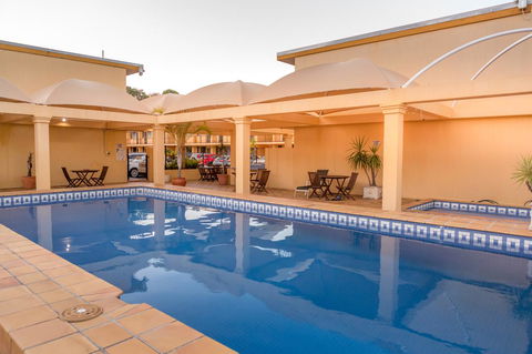 The Robert Towns - E Caravan Parks 6