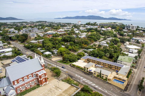 The Robert Towns - E Caravan Parks 9