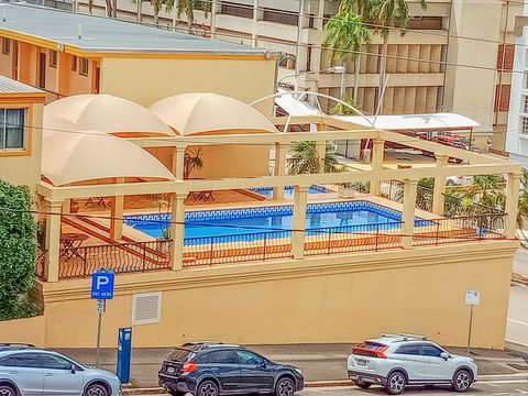 The Robert Towns - E Caravan Parks 15