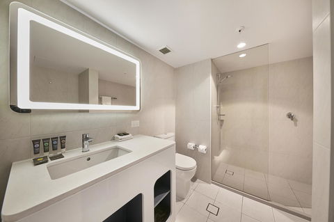 Novotel Surfers Paradise - E Caravan Parks 16