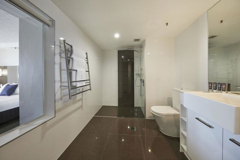 Novotel Surfers Paradise - E Caravan Parks 30