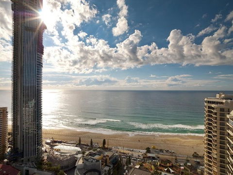Novotel Surfers Paradise - E Caravan Parks 35