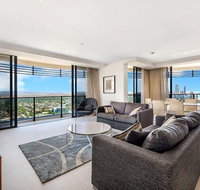Luxury 3 Bedroom in heart of Broadbeach - E Caravan Parks