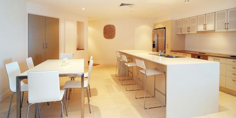 Coral Cove Apartments - E Caravan Parks 24