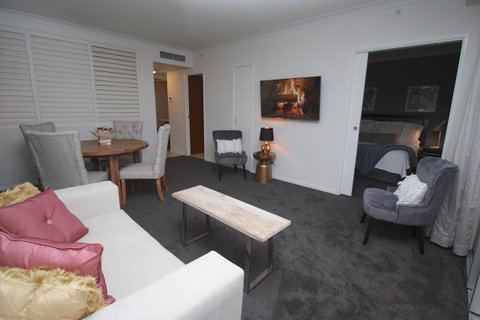 PeepSleep Chevron Towers - E Caravan Parks 18
