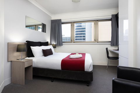 George Williams Hotel - E Caravan Parks 5