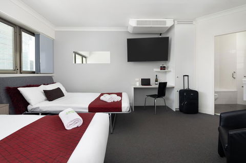 George Williams Hotel - E Caravan Parks 7