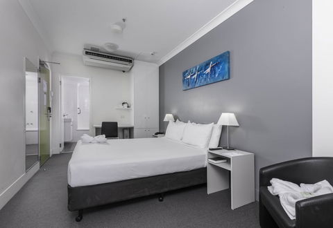 George Williams Hotel - E Caravan Parks 35