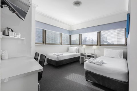 George Williams Hotel - E Caravan Parks 36