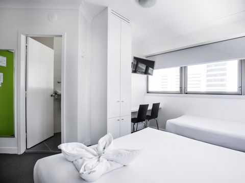 George Williams Hotel - E Caravan Parks 31