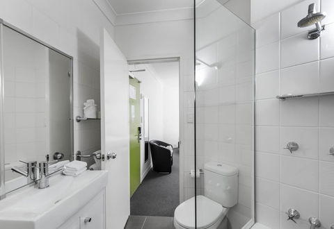 George Williams Hotel - E Caravan Parks 37