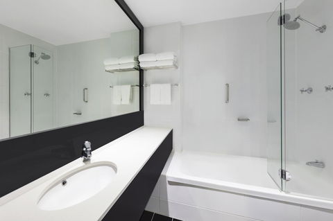 Vibe Hotel Gold Coast - E Caravan Parks 13
