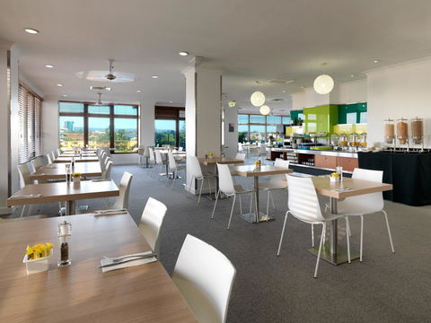 Vibe Hotel Gold Coast - E Caravan Parks 34