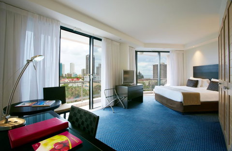 Crowne Plaza Surfers Paradise, An IHG Hotel - E Caravan Parks 2