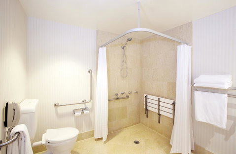 Crowne Plaza Surfers Paradise, An IHG Hotel - E Caravan Parks 40