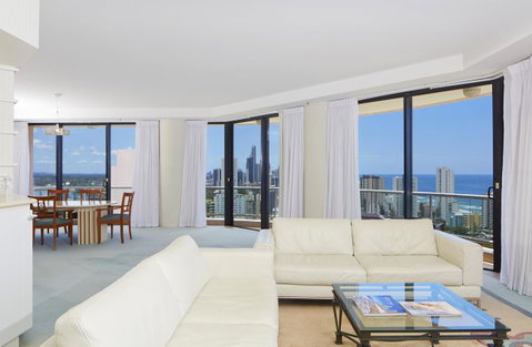 Crowne Plaza Surfers Paradise, An IHG Hotel - E Caravan Parks 31