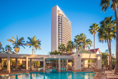 Crowne Plaza Surfers Paradise, An IHG Hotel - E Caravan Parks 0