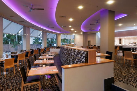 Crowne Plaza Surfers Paradise, An IHG Hotel - E Caravan Parks 12