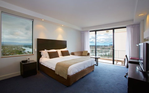 Crowne Plaza Surfers Paradise, An IHG Hotel - E Caravan Parks 13