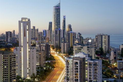 Crowne Plaza Surfers Paradise, An IHG Hotel - E Caravan Parks 25