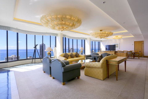 Crowne Plaza Surfers Paradise, An IHG Hotel - E Caravan Parks 44