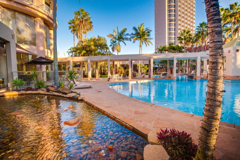 Crowne Plaza Surfers Paradise, An IHG Hotel - E Caravan Parks 4