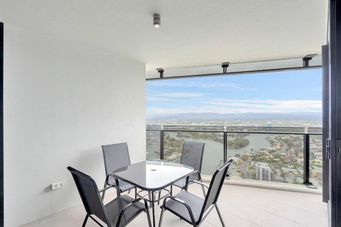 Circle On Cavill, Apartments And Sub Penthouses - We Accommodate - E Caravan Parks 10