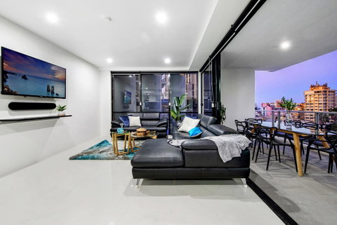 Circle On Cavill, Apartments And Sub Penthouses - We Accommodate - E Caravan Parks 36