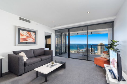 Circle On Cavill, Apartments And Sub Penthouses - We Accommodate - E Caravan Parks 7